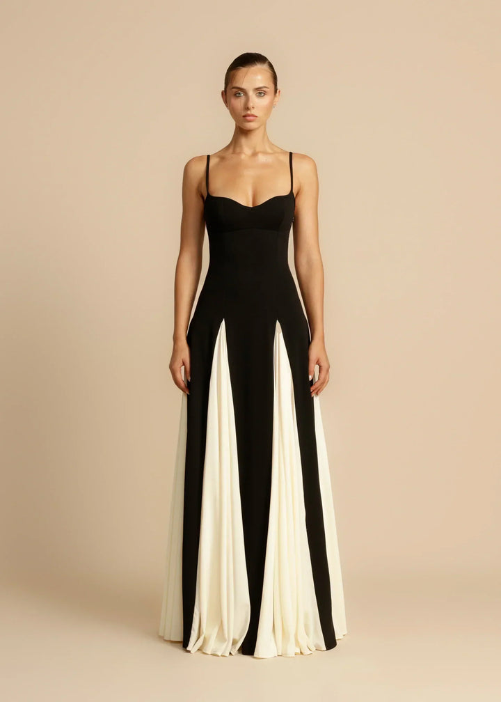 Roxanne™ | Elegant maxi dress with contrasting ruffles