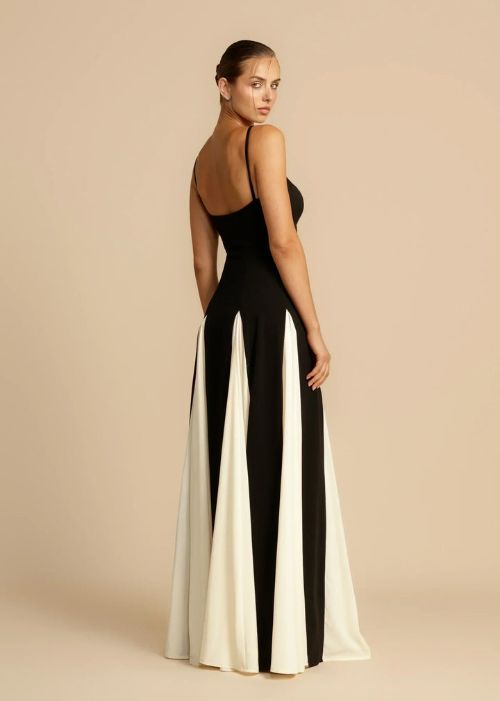 Roxanne™ | Elegant maxi dress with contrasting ruffles