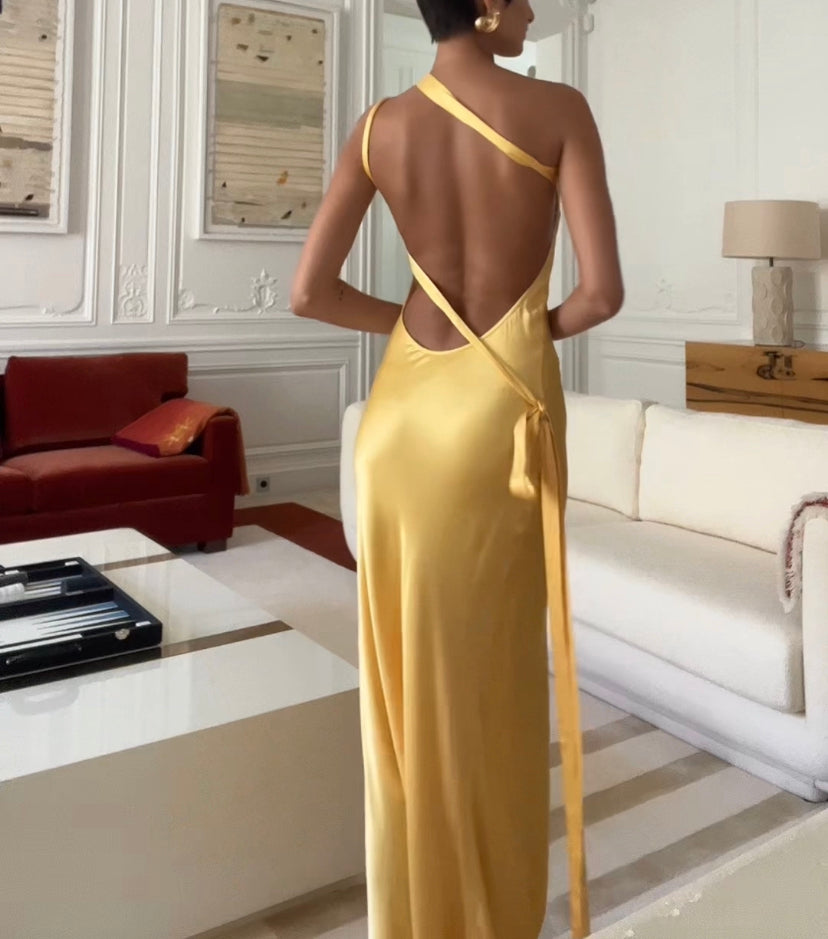 Xynara ™ | Elegant off-the-shoulder dress with lacing