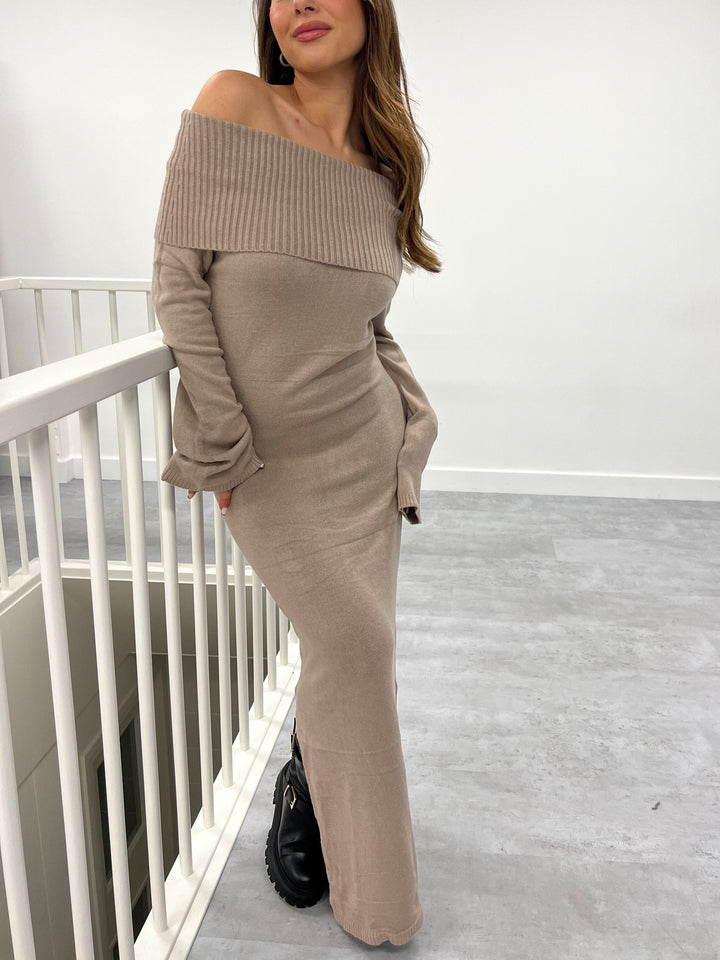 Azrielle™ | Folded Knit Maxi Dress