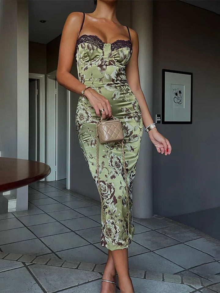 Talira™ | Bodycon dress with floral lace trim