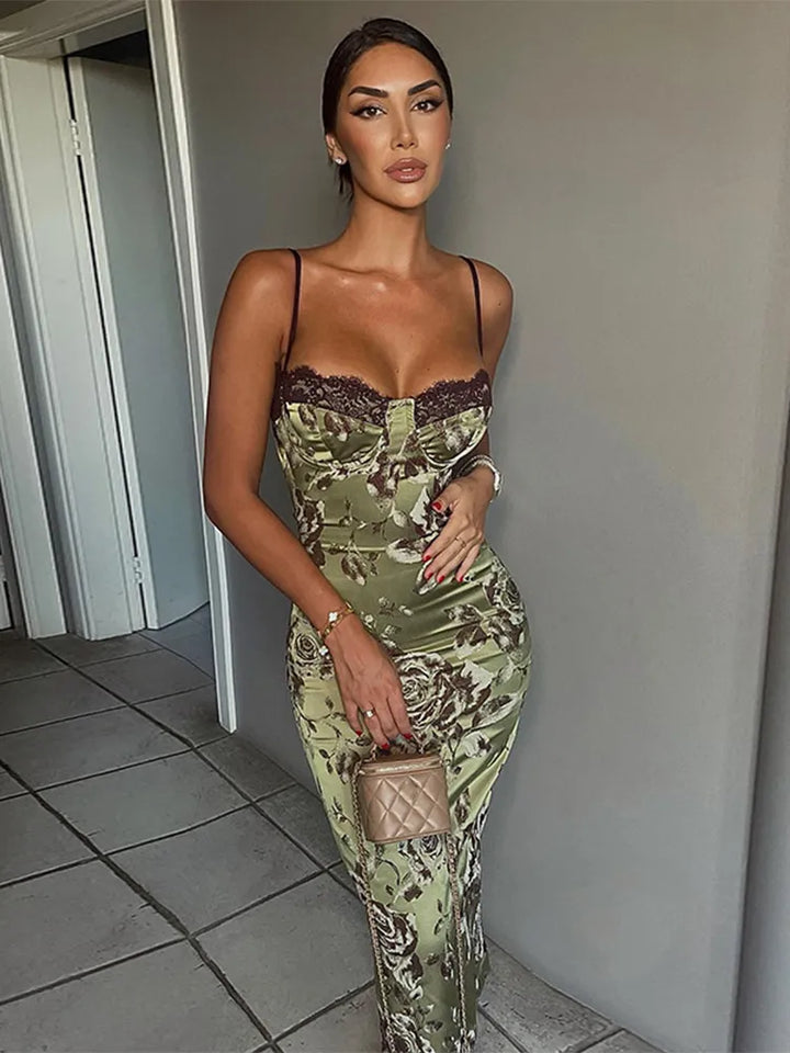 Talira™ | Bodycon dress with floral lace trim