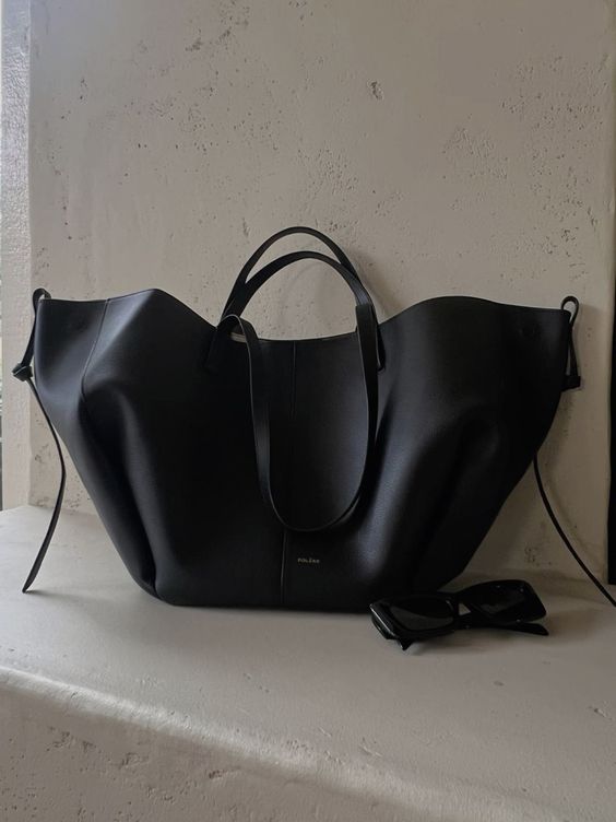 Lirael Tote Handbag