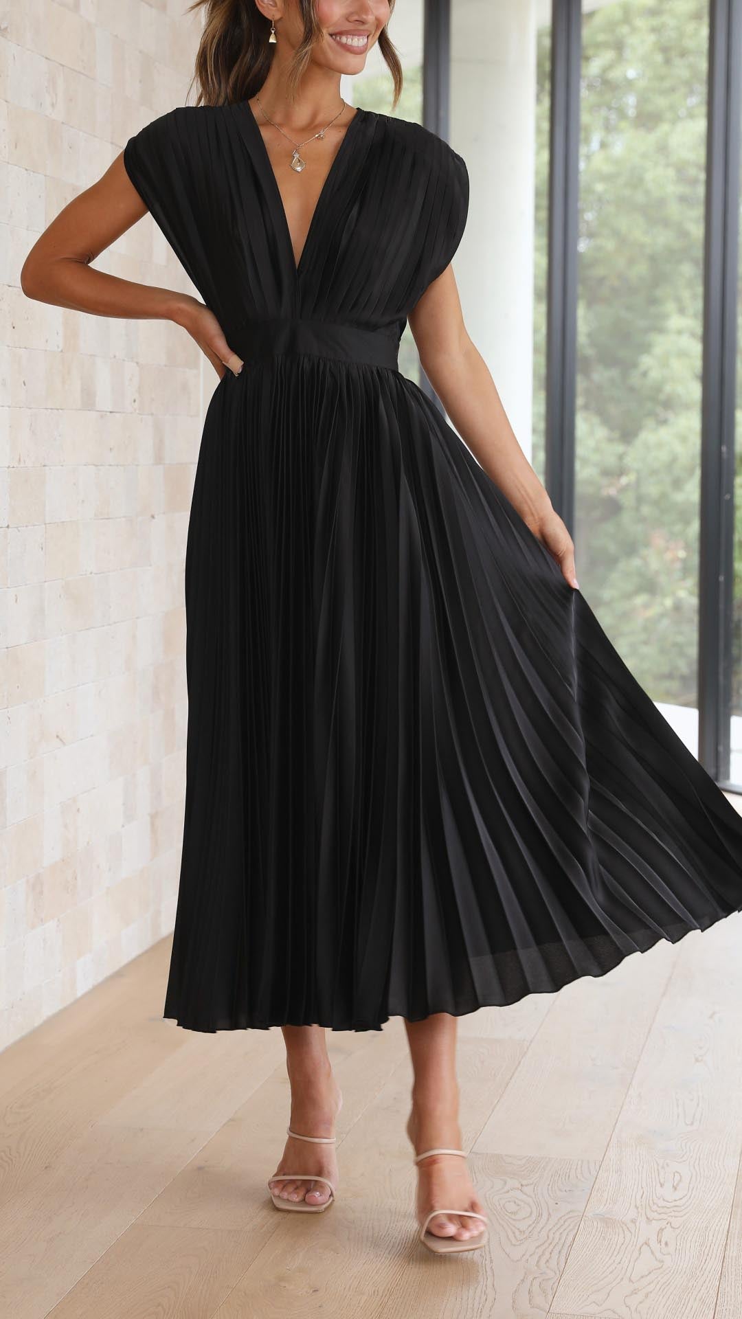Maria - Elegant Pleated Midi Dress