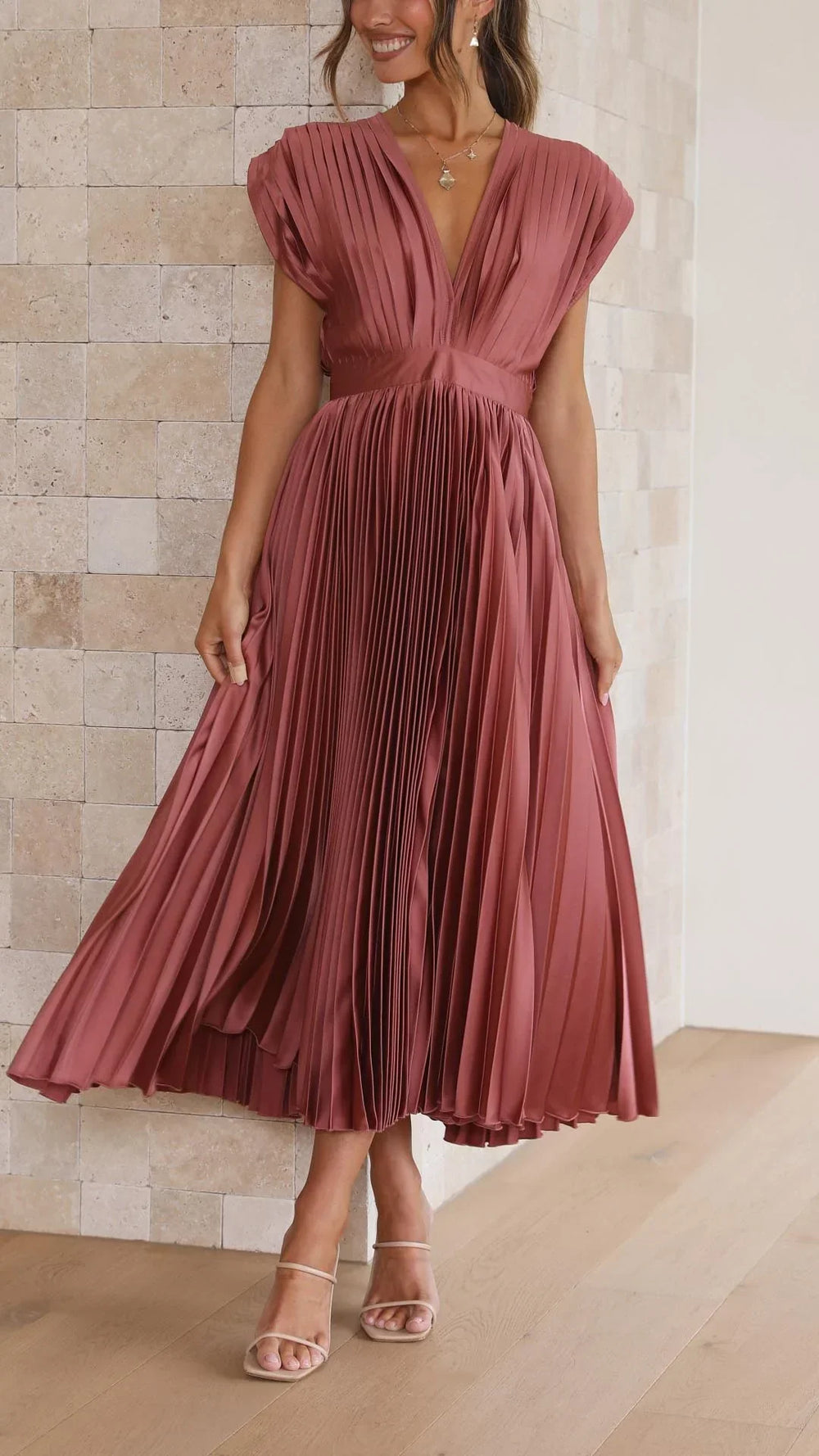 Maria - Elegant Pleated Midi Dress