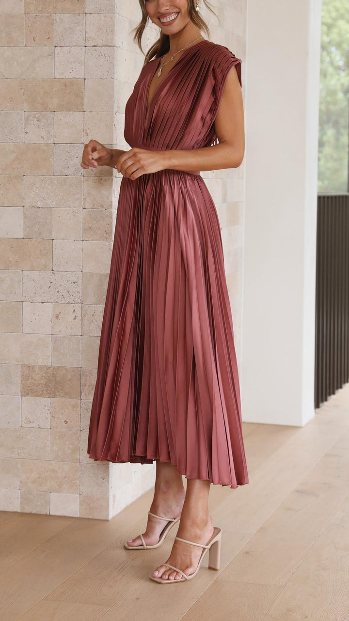 Maria - Elegant Pleated Midi Dress