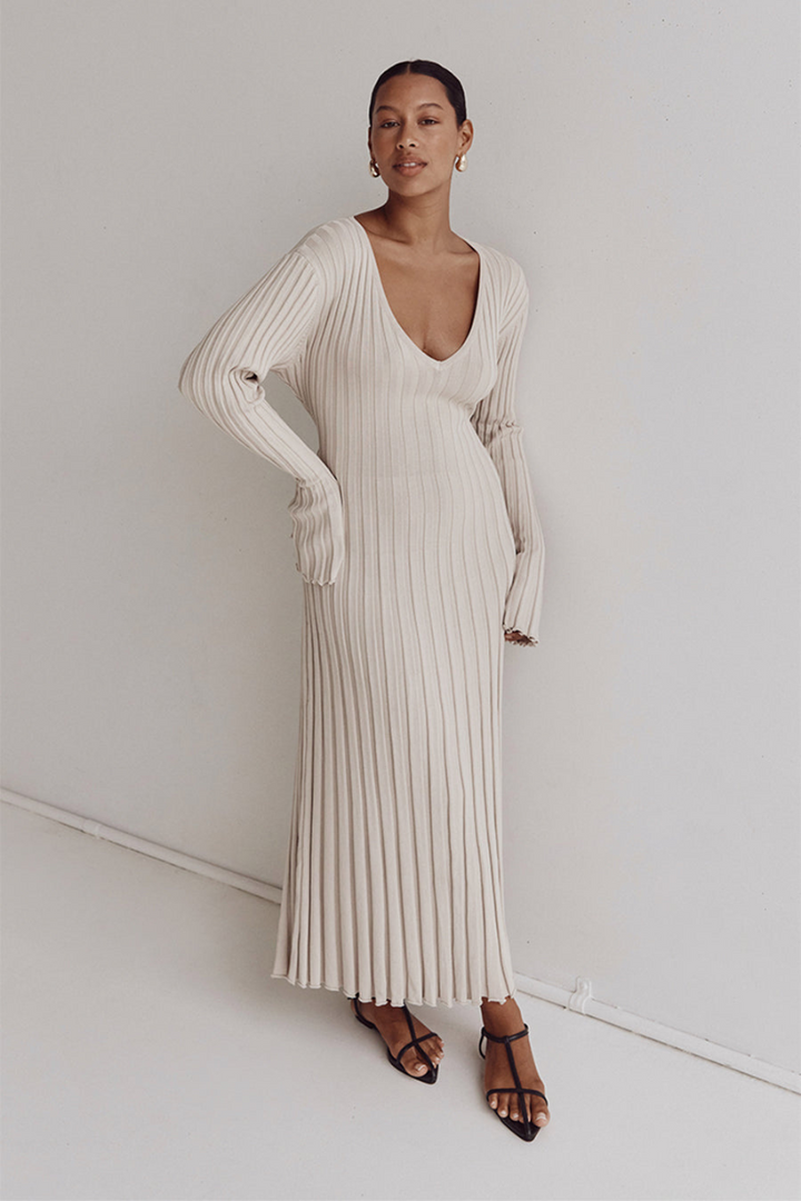 Dianara™ | V-neck knitted midi dress with sleeves (copy)