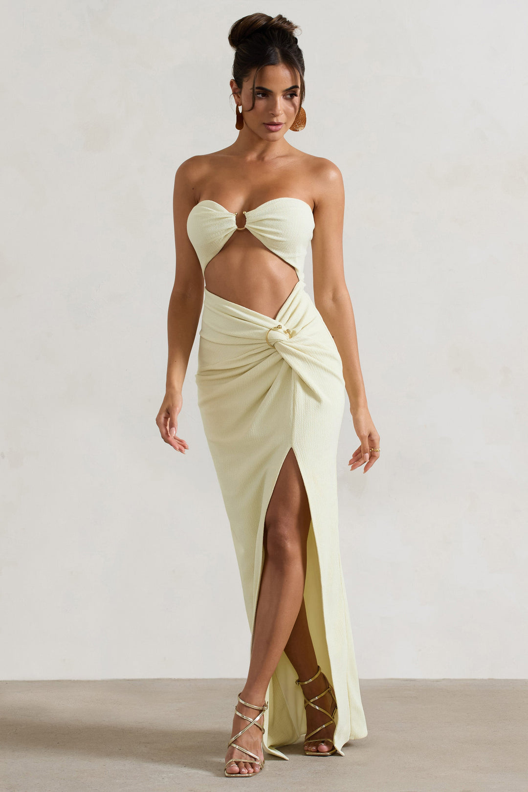 Cancun™ | Maxi abito senza spalline color ecru con ritagli e pinces