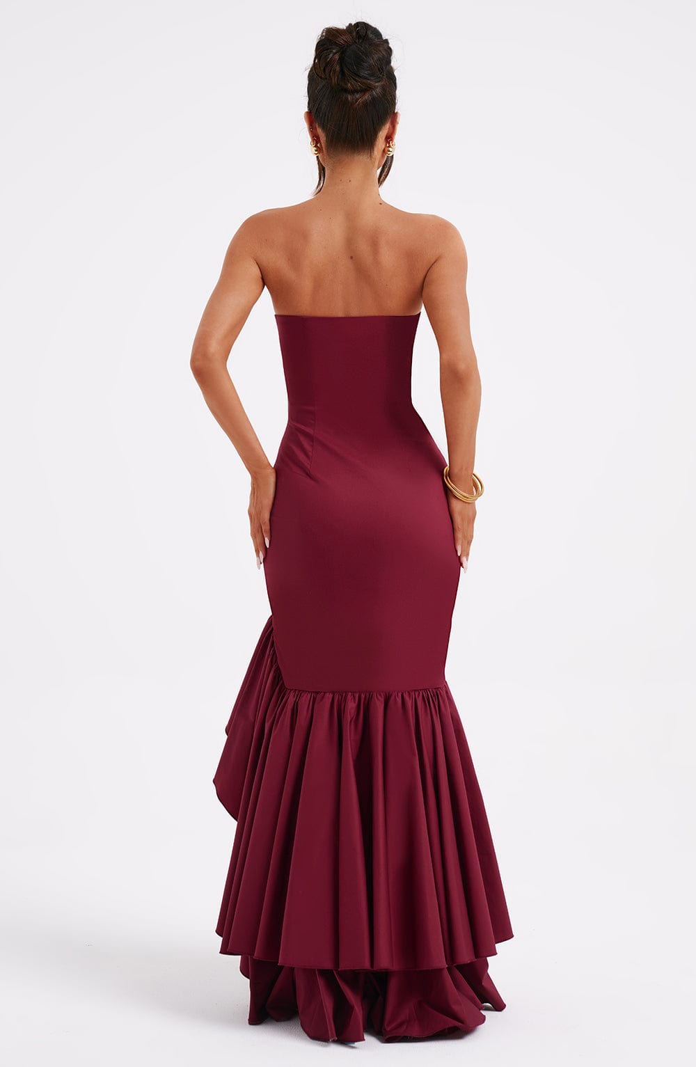Xyrelle™ | Sleeveless maxi dress with slit and ruffles