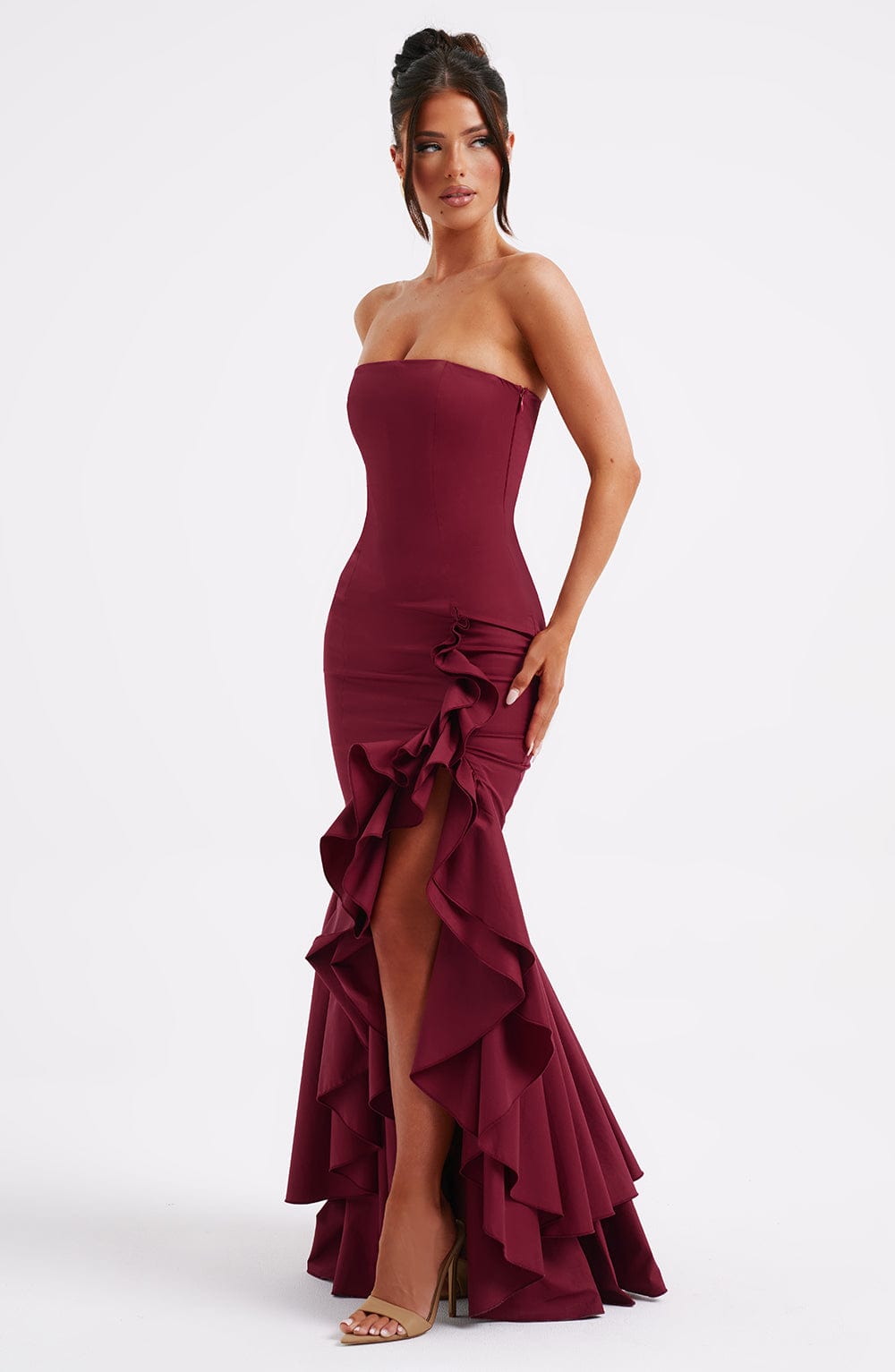Xyrelle™ | Sleeveless maxi dress with slit and ruffles