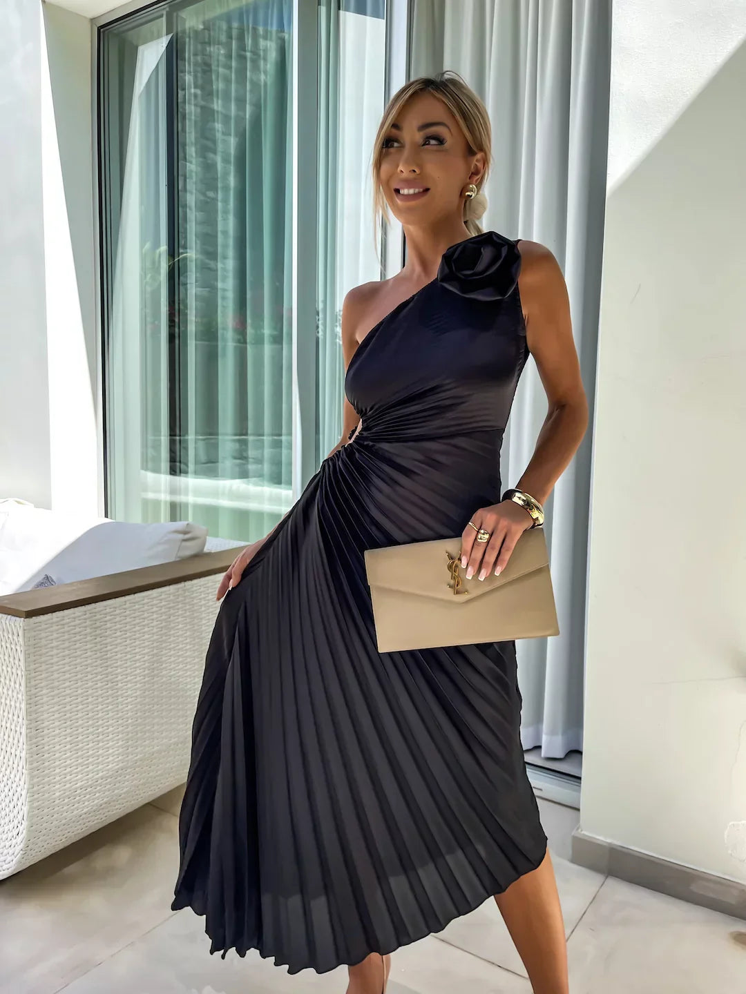 Lizbeth - Maxi abito con spalla a fiori