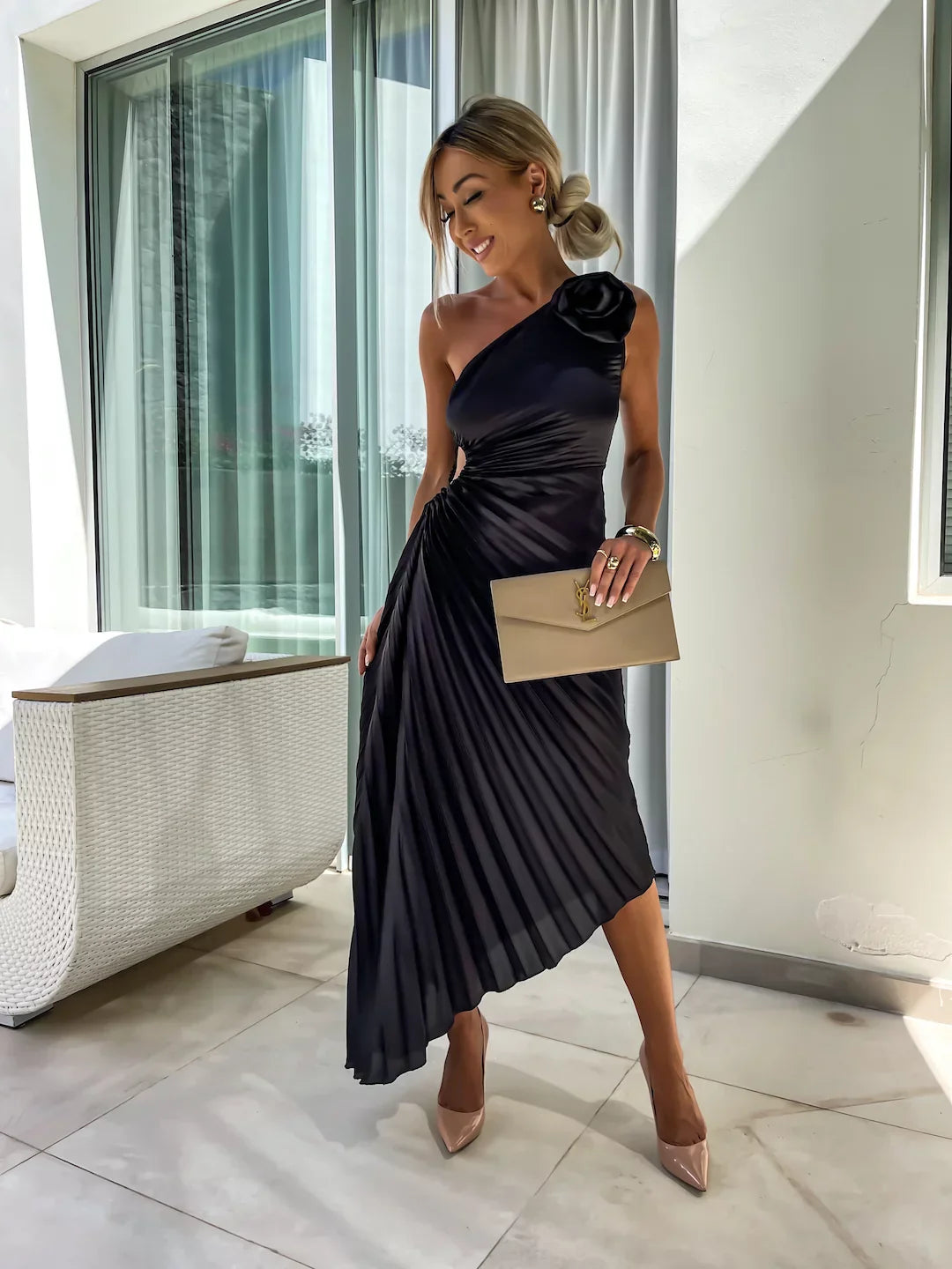 Lizbeth - Maxi abito con spalla a fiori