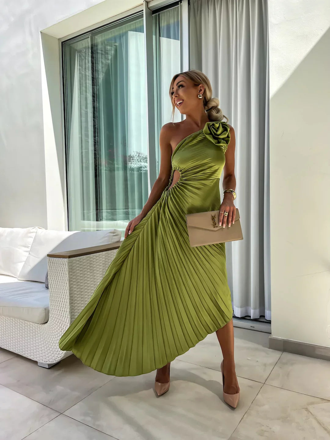 Lizbeth - Maxi abito con spalla a fiori