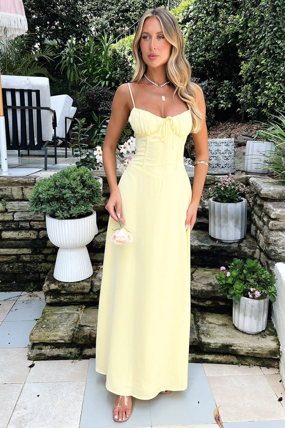 Corina™ | Maxi abito senza maniche con allacciatura